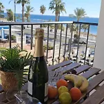 Διαμέρισμα Spacious Front Line 3 Bedroom With Amazing Sea Views A Few Steps From The By Namaste Elite